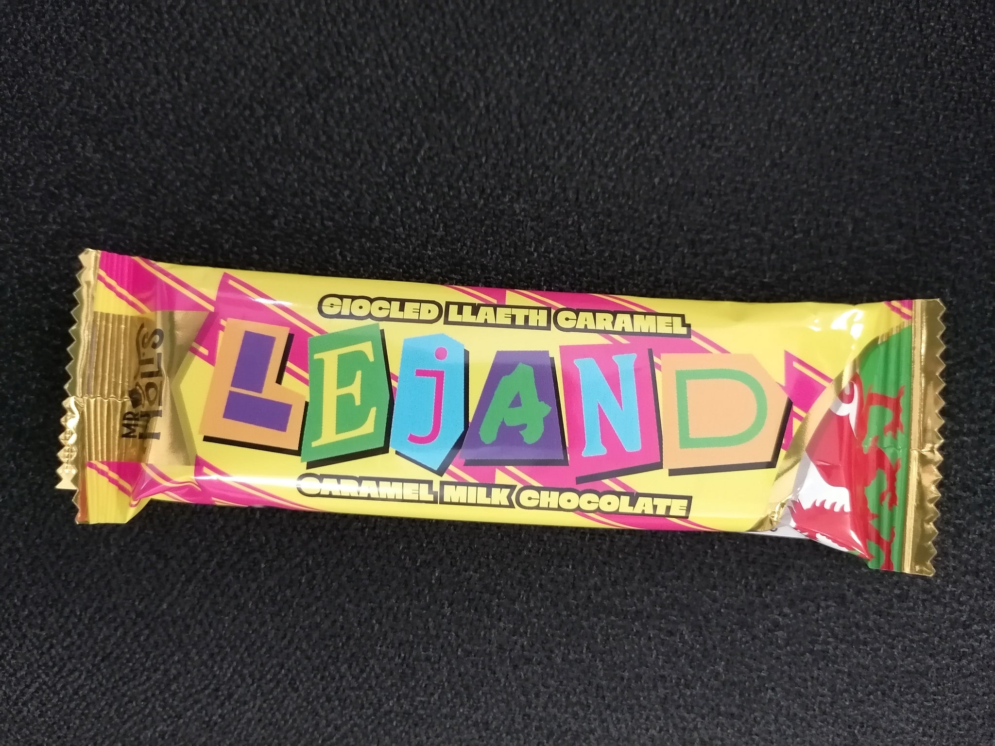 Mr Holt's Chocolate - 'Lejand/Legend' - Siocled llaeth gyda llenwad caramel
