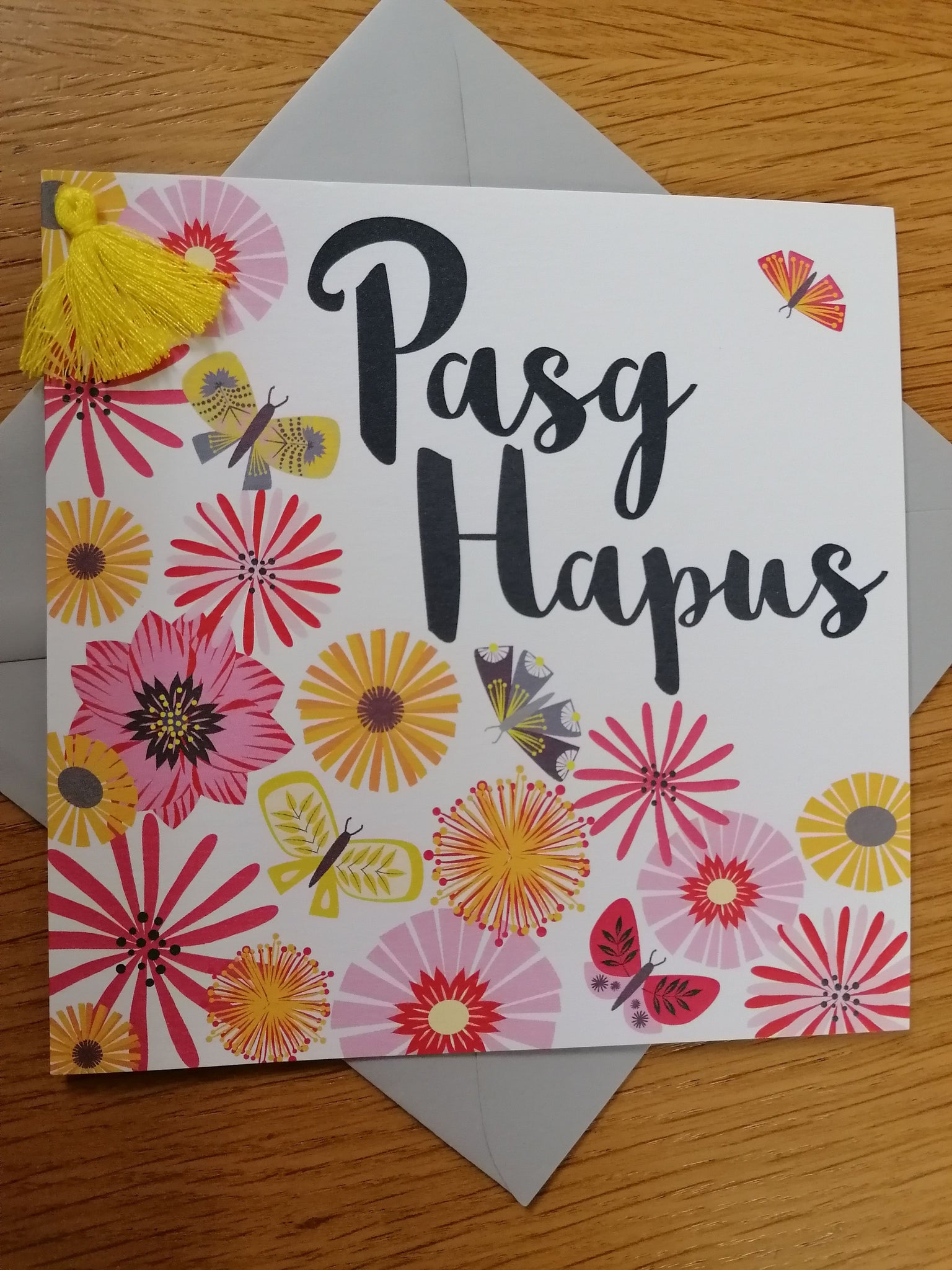 Cerdyn cyfarch Pasg - Cynllun 'Blodau Pinc a Melyn'