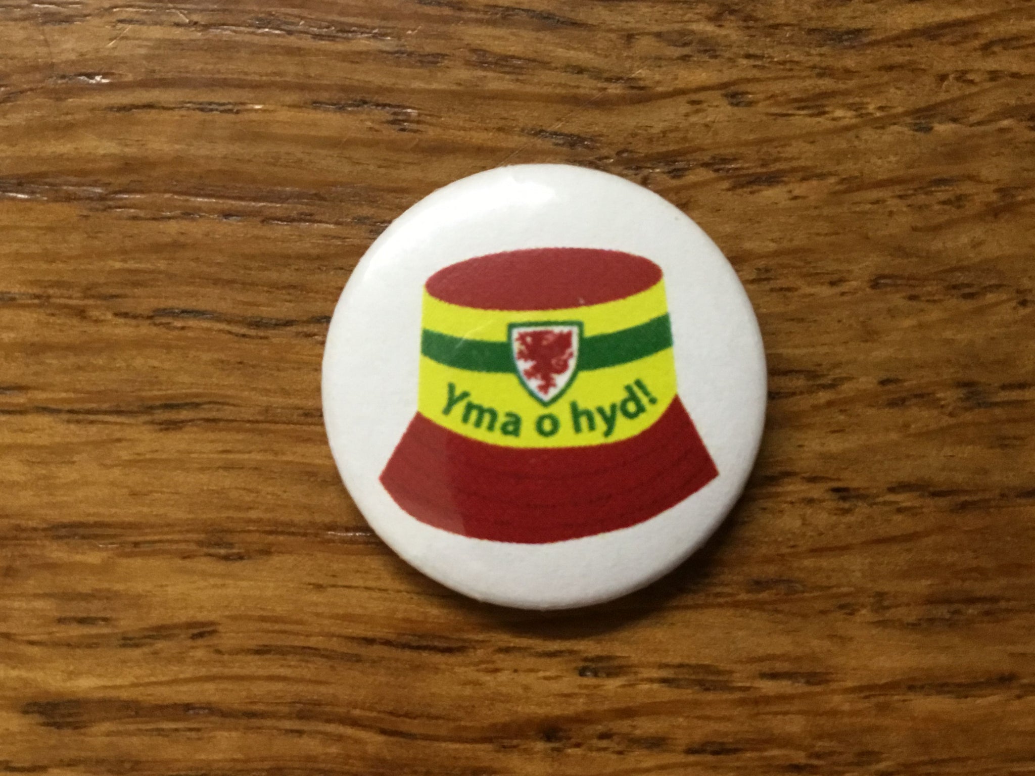 'Cymru Yma o Hyd Bucket Hat' - Button Magnet