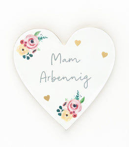 Wooden heart-shaped coaster 'Mam Arbennig'